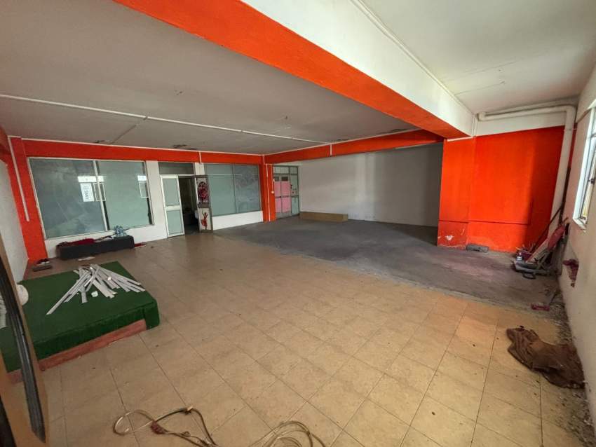 Emplacement à louer à Vel plaza goodlands - 2 - Commercial Space  on Aster Vender