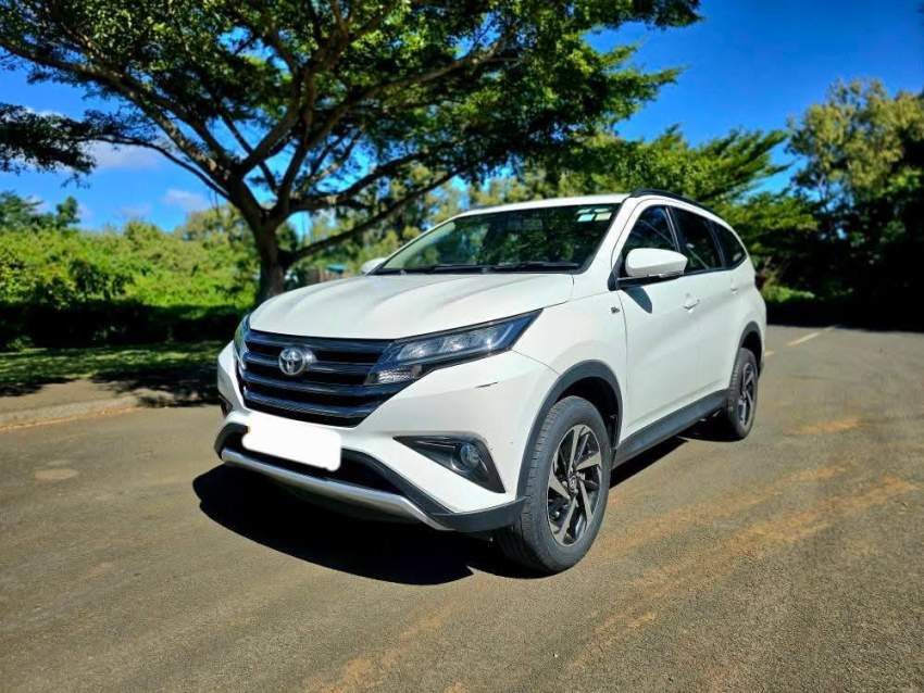 TOYOTA RUSH  S PACKAGE 7 SEATER FACELIFT 2019 - 1 - Family Cars  on Aster Vender
