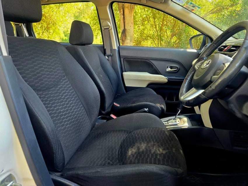 TOYOTA RUSH  S PACKAGE 7 SEATER FACELIFT 2019 - 5 - Family Cars  on Aster Vender