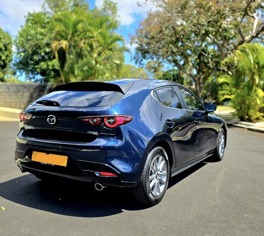 MAZDA 3 Hatchback SKYACTIV G 2022 - 4 - Family Cars  on Aster Vender