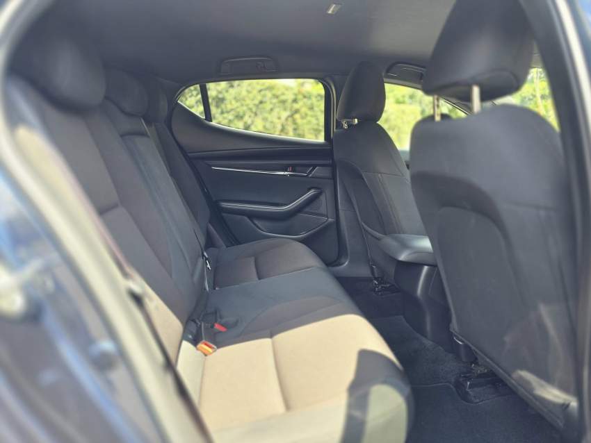 MAZDA 3 Hatchback SKYACTIV G 2022 - 5 - Family Cars  on Aster Vender