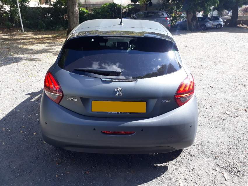 2016 Peugeot 208 Active 1.2T - 4 - Sport Cars  on Aster Vender