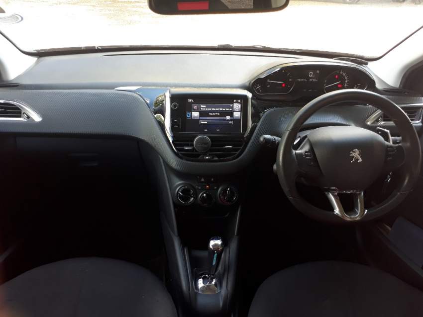 2016 Peugeot 208 Active 1.2T - 6 - Sport Cars  on Aster Vender