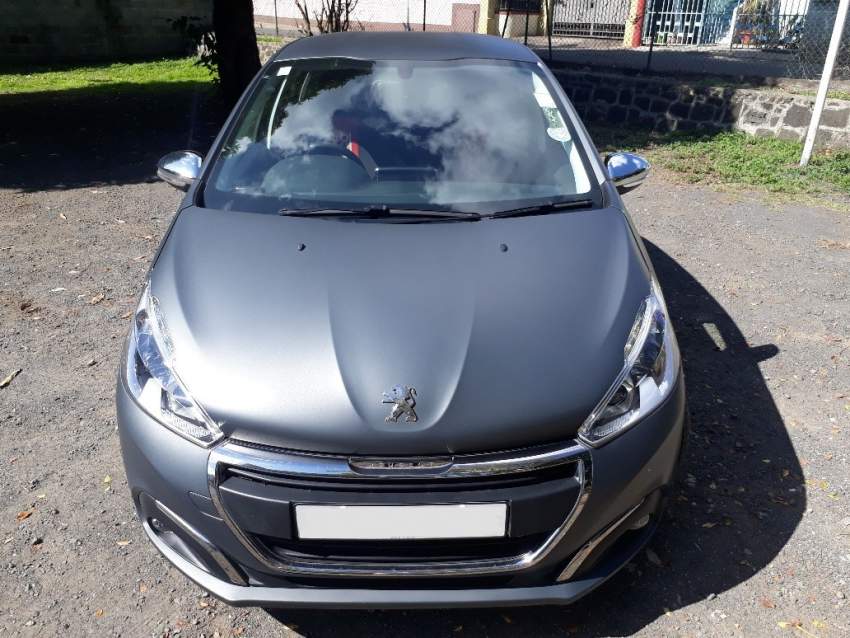 2016 Peugeot 208 Active 1.2T - 1 - Sport Cars  on Aster Vender