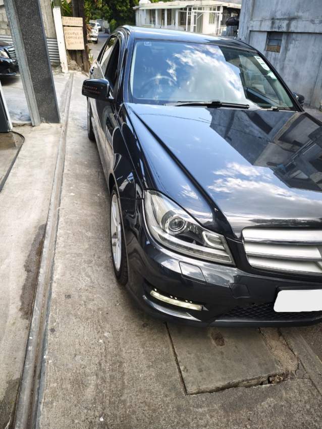 Mercedes-Benz W204 C180 (2013) - 2 - Luxury Cars  on Aster Vender