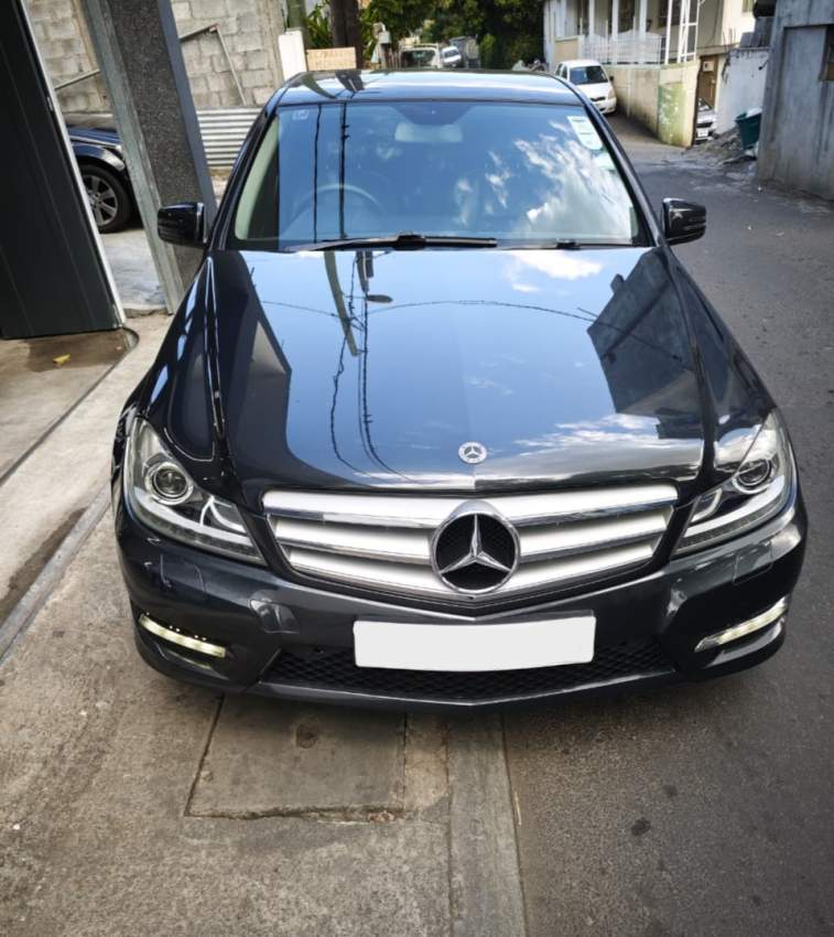 Mercedes-Benz W204 C180 (2013)