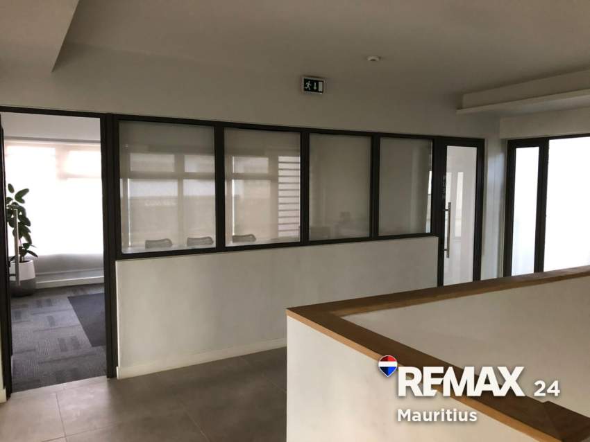 Bureau à Louer à Pinpoint Business Park - 3 - Office Space  on Aster Vender