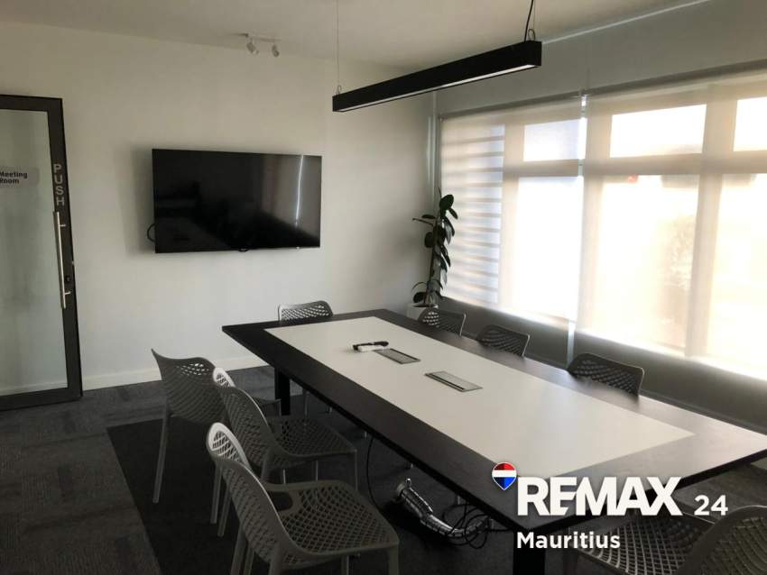 Bureau à Louer à Pinpoint Business Park - 1 - Office Space  on Aster Vender