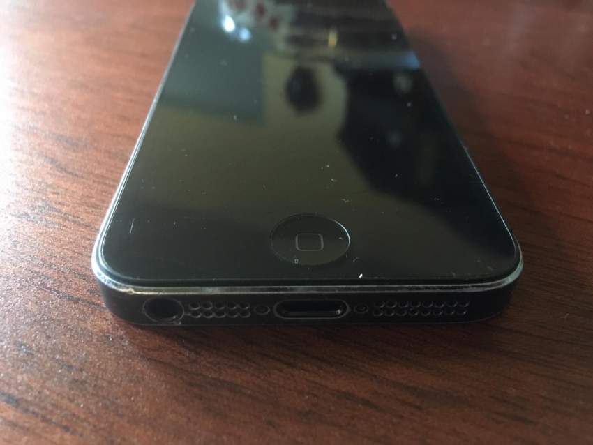 iPhone 5 - 2 - iPhones  on Aster Vender