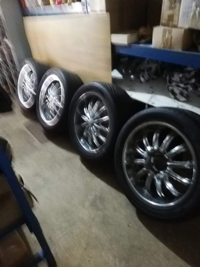 Jantes cosmiques 20 pouces + pneus