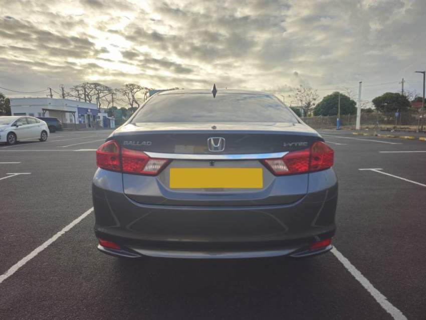 Honda Ballade – 2014 (Manual) - 4 - Family Cars  on Aster Vender