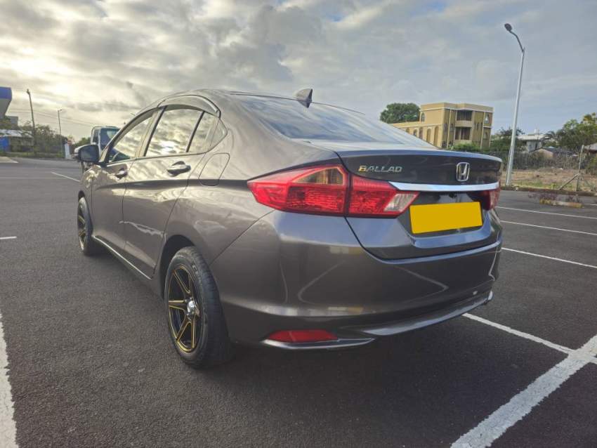 Honda Ballade – 2014 (Manual) - 5 - Family Cars  on Aster Vender