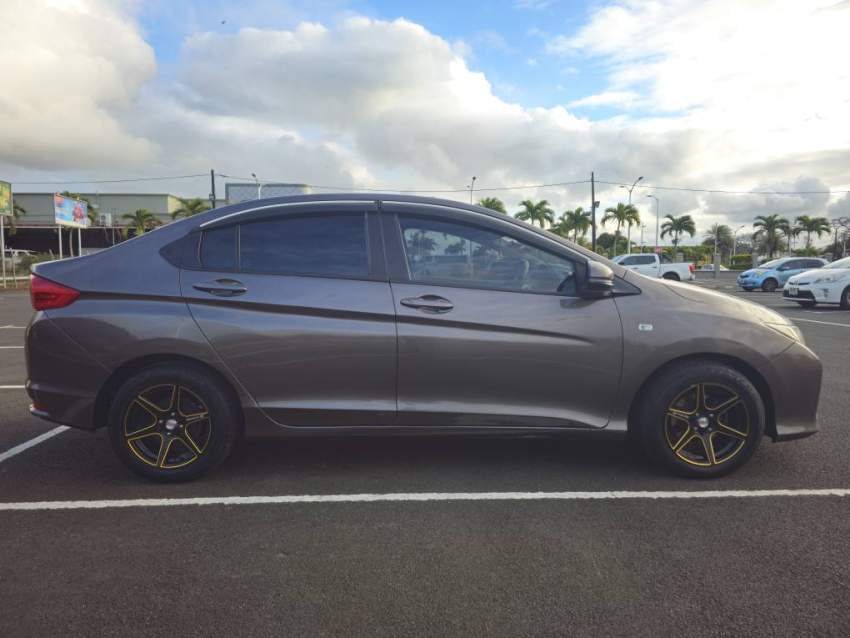 Honda Ballade – 2014 (Manual) - 2 - Family Cars  on Aster Vender