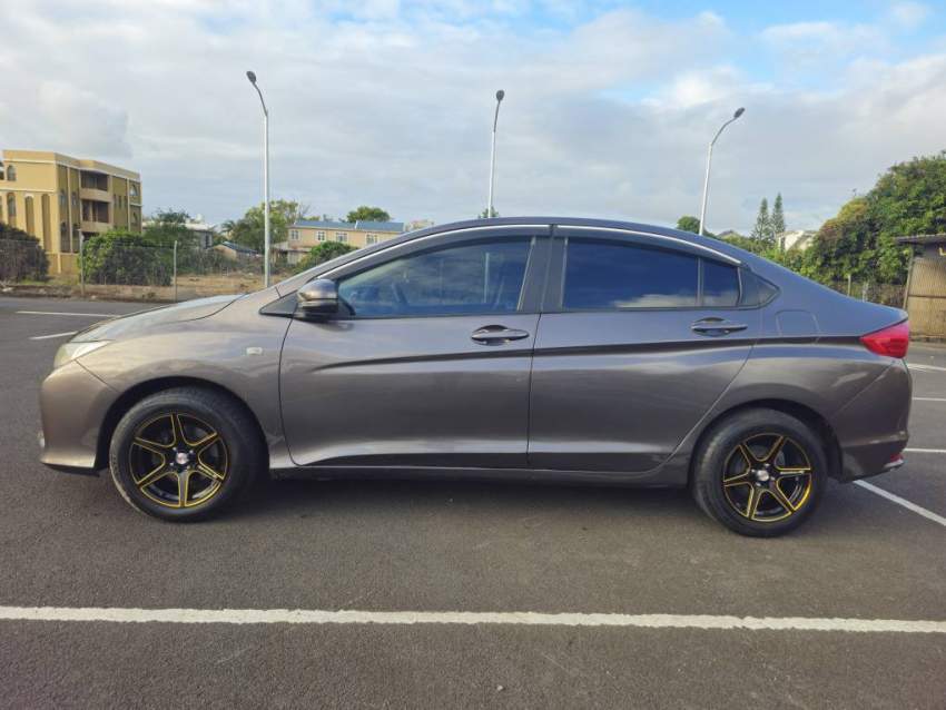 Honda Ballade – 2014 (Manual) - 6 - Family Cars  on Aster Vender