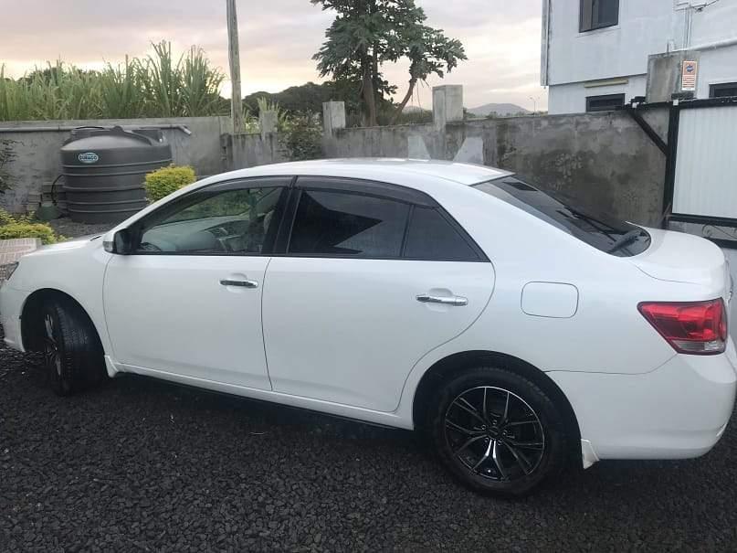 ALLION YR 2011 - 5 - Family Cars  on Aster Vender