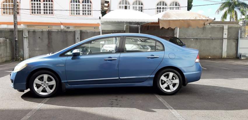 Aug 2009 Honda Civic - 1 - Family Cars  on Aster Vender