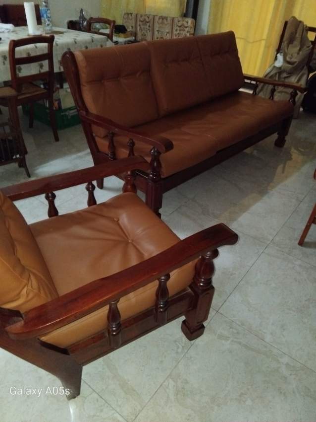 Set fauteuils bois massif en très bon état et confortable