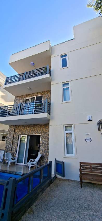 Beachside Apartment Building - 0 - House  on Aster Vender