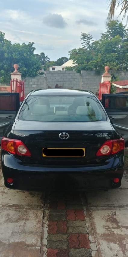 TOYOTA GLI COROLLA 08. EXCELLENTE ETAT - 9 - Luxury Cars  on Aster Vender