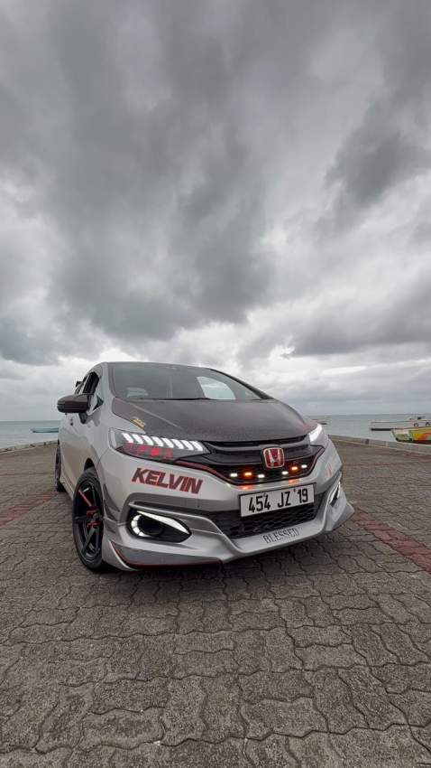 Honda Fit Hybrid 2019 - 1 - Family Cars  on Aster Vender