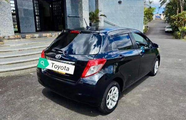 Toyota Vitz 2011 - 3 - Compact cars  on Aster Vender