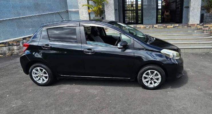Toyota Vitz 2011 - 1 - Compact cars  on Aster Vender