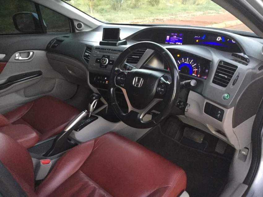 Honda Civic  - 6 - Family Cars  on Aster Vender