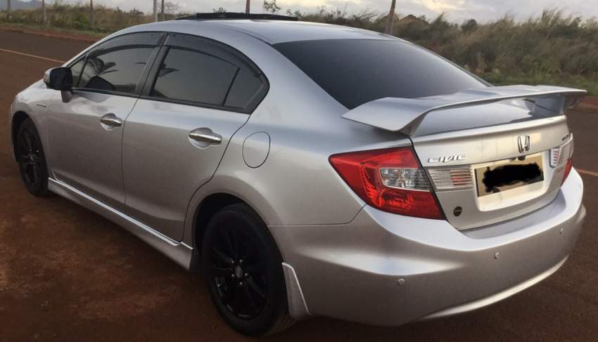 Honda Civic  - 5 - Family Cars  on Aster Vender