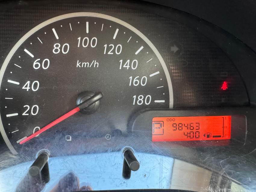 Nissan March 2013 - 6 - Compact cars  on Aster Vender