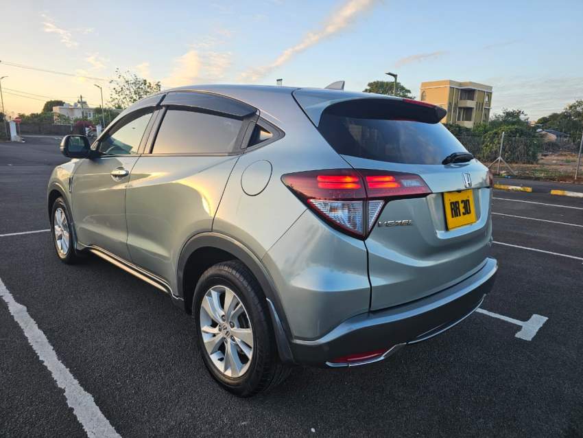 Honda Vezel Hybrid (Year 2014) - 5 - SUV Cars  on Aster Vender