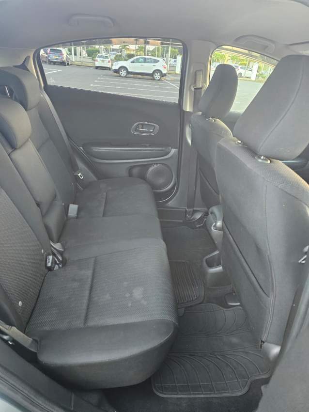 Honda Vezel Hybrid (Year 2014) - 6 - SUV Cars  on Aster Vender