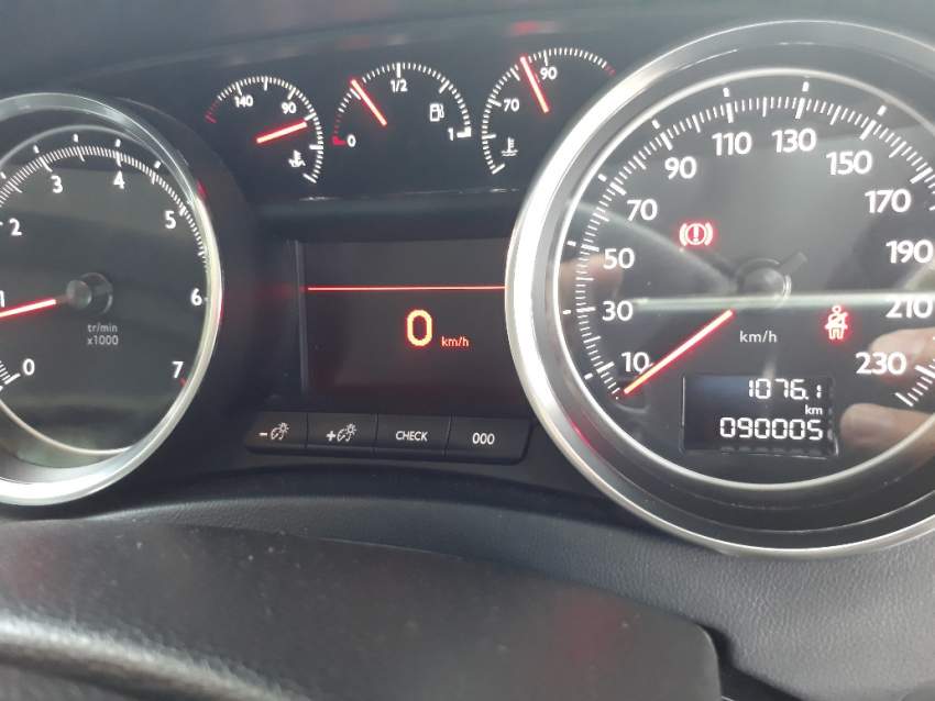 2013 Peugeot 508 1.6 - 9 - Luxury Cars  on Aster Vender