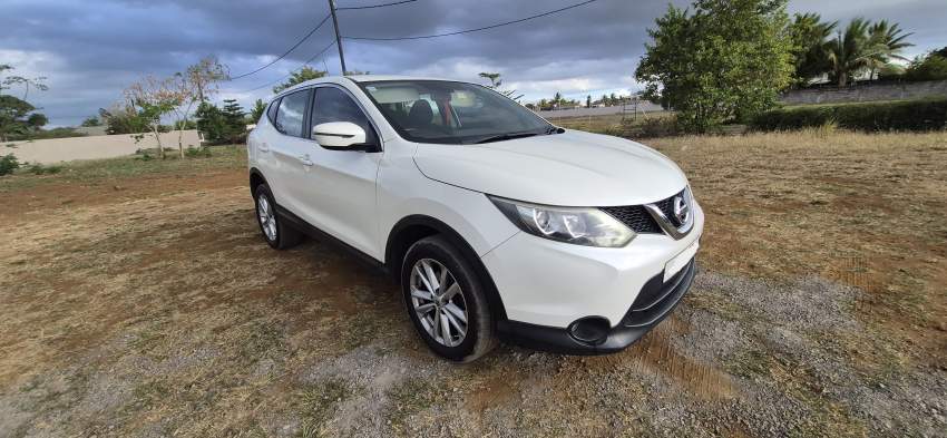 Nissan Quashai - 4 - SUV Cars  on Aster Vender