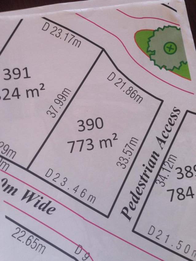 Terrain à vendre (Land for sale) on Aster Vender