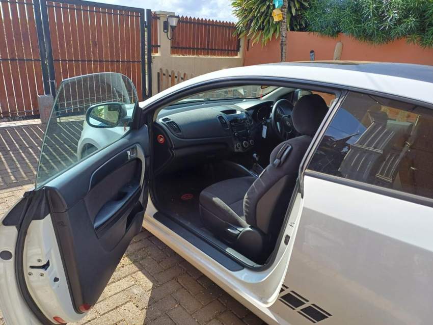 Kia Cerato Koup 2012 - 5 - Compact cars  on Aster Vender