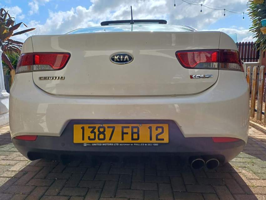 Kia Cerato Koup 2012 - 3 - Compact cars  on Aster Vender
