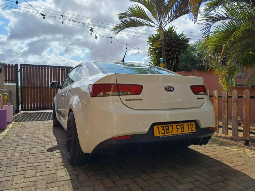 Kia Cerato Koup 2012 - 4 - Compact cars  on Aster Vender