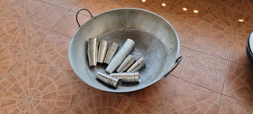 Avis aux Traiteurs/'Bandharis' - 2 - All household appliances  on Aster Vender