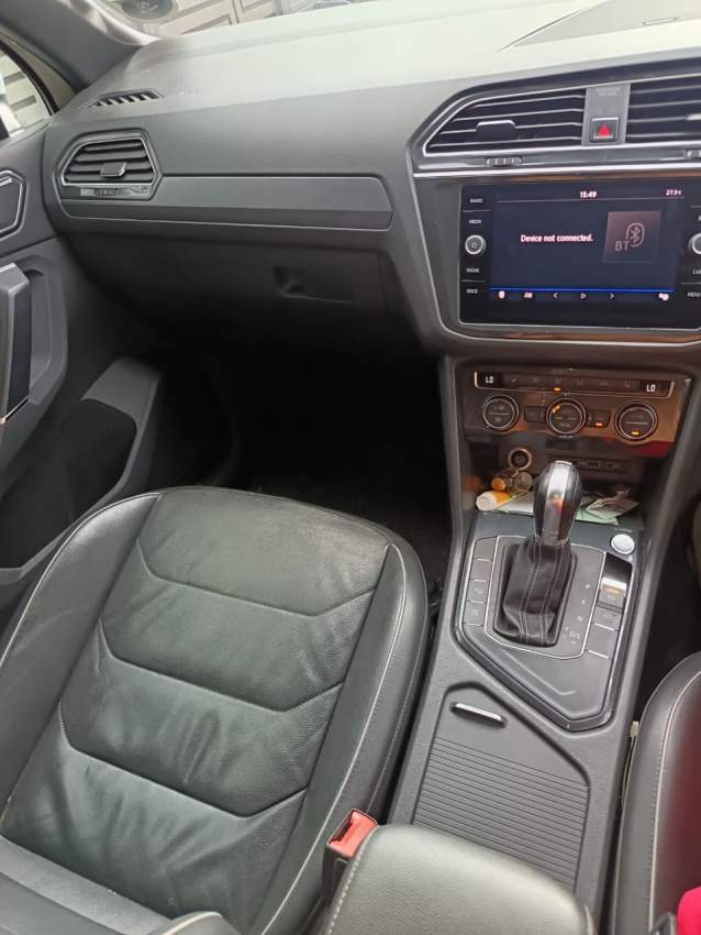 Volkswagen Tiguan R-Line 2018 - 3 - SUV Cars  on Aster Vender