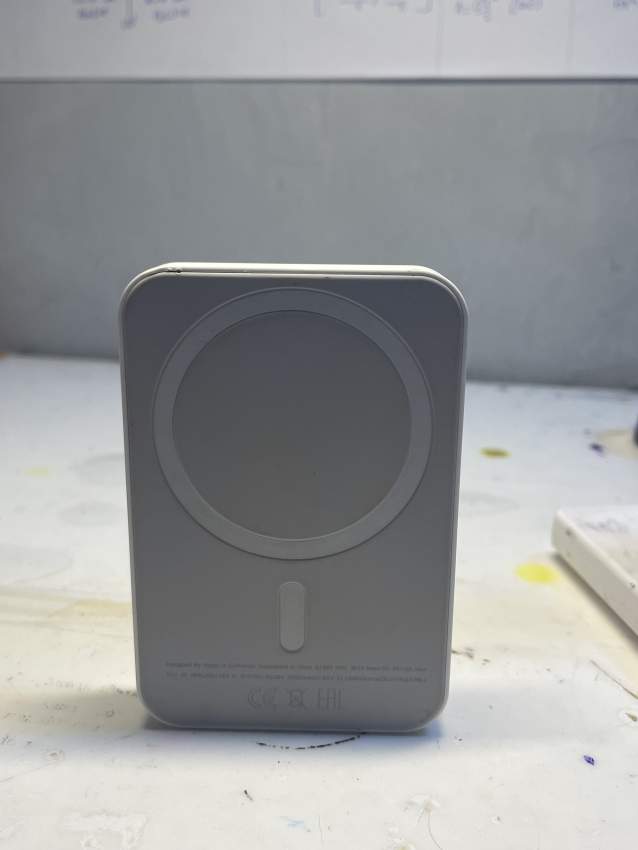 Apple MagSafe - 1 - External battery  on Aster Vender