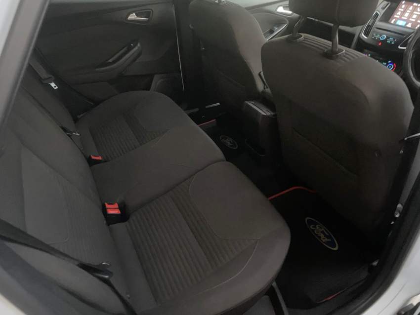 Ford Focus Titanium – 2017 - 4 - Family Cars  on Aster Vender
