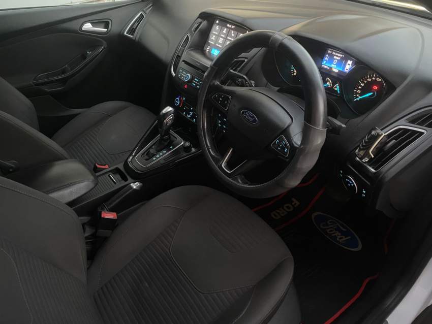 Ford Focus Titanium – 2017 - 5 - Family Cars  on Aster Vender