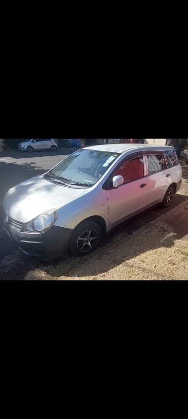 Nissan Wingroad 2013 - 1 - Compact cars  on Aster Vender