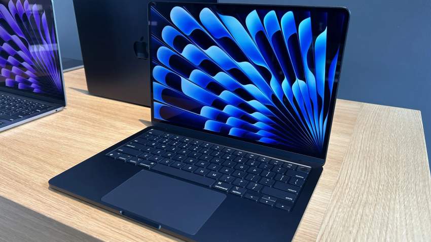 NEW MacBook Air M3 (2024) – 16GB/256GB – Perfect condition - 0 - Laptop  on Aster Vender