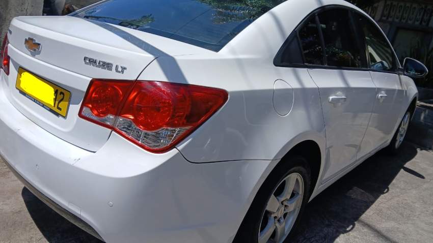 Chevrolet Cruze 2012 - 2 - Luxury Cars  on Aster Vender