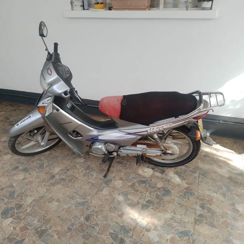 Honda Wave - 3 - Roadsters  on Aster Vender