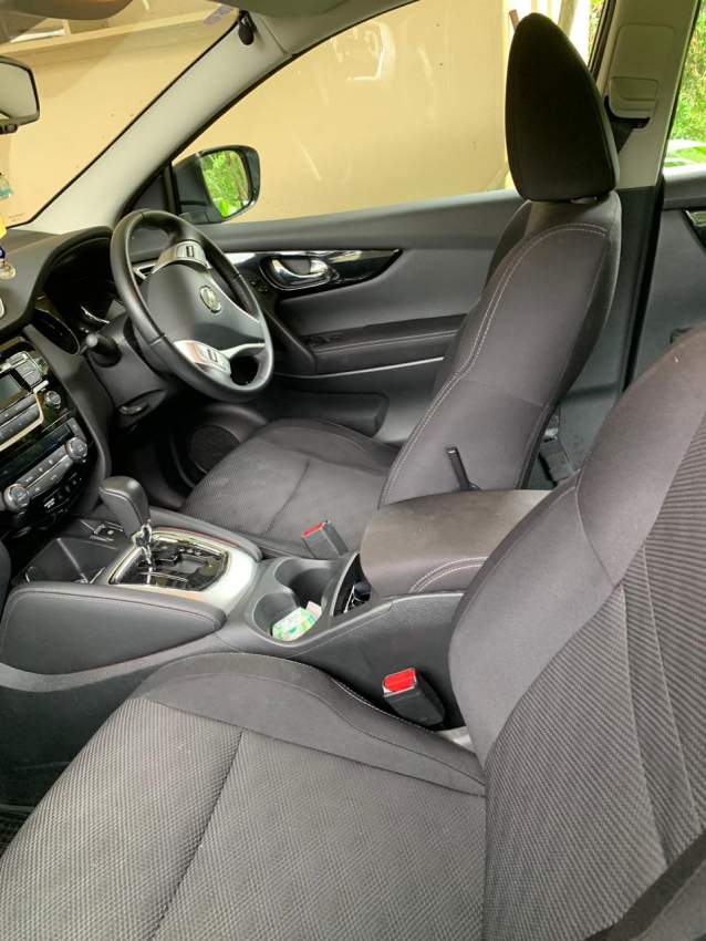 Nissan Qashqai - 1 - SUV Cars  on Aster Vender