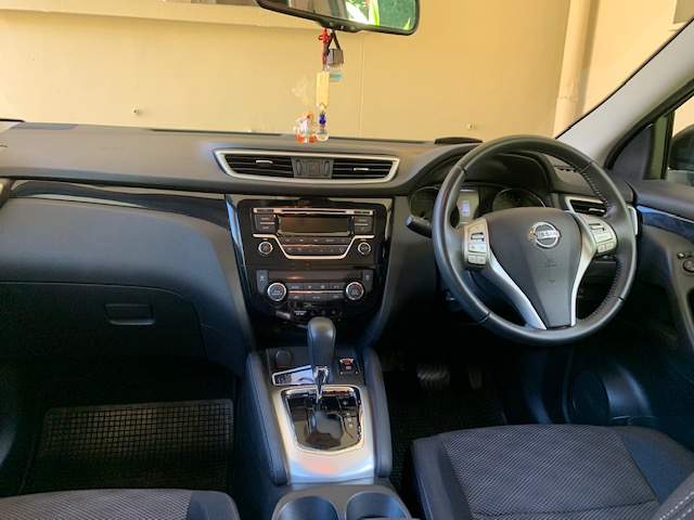 Nissan Qashqai - 8 - SUV Cars  on Aster Vender