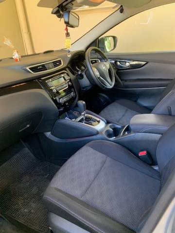 Nissan Qashqai - 7 - SUV Cars  on Aster Vender