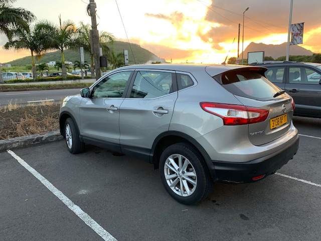 Nissan Qashqai - 4 - SUV Cars  on Aster Vender